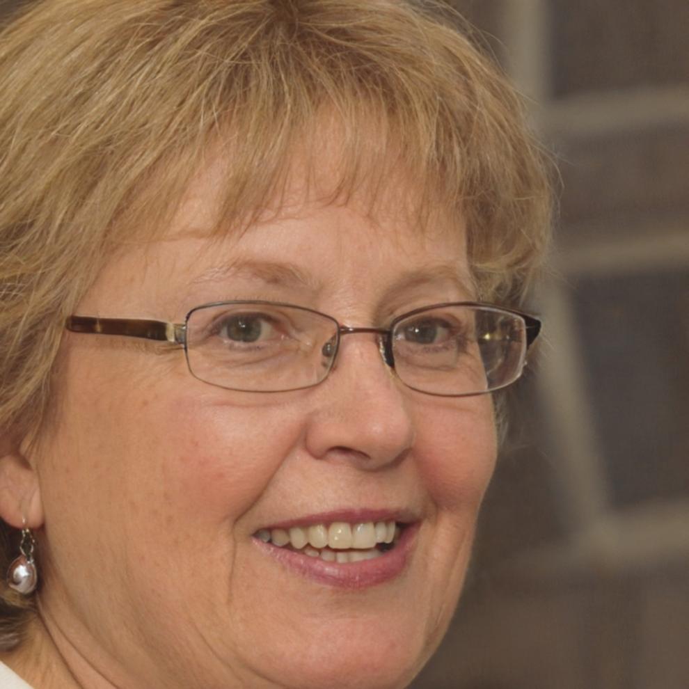 Porträt von Lena Kühnert, Dozentin für Finanzplanung